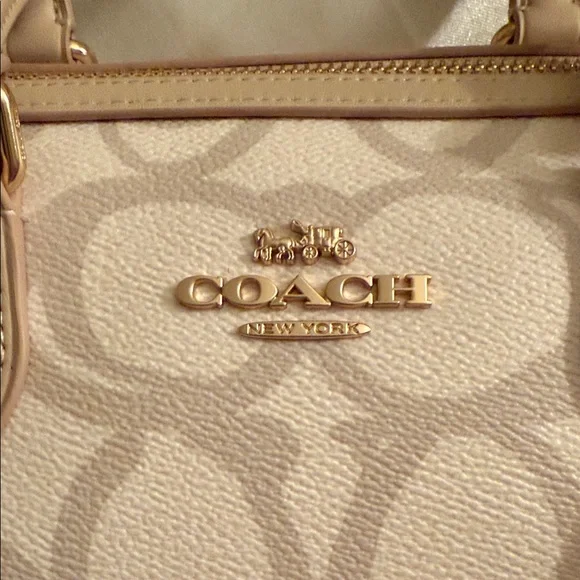 ⭐️Coach NWT Rowan Satchel In Sketch Signature Canvas / Crossbody & Gold Hardware - Picture 9 of 10